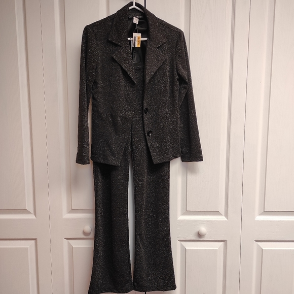 Woman Suit Size 10 - Picture 1 of 3